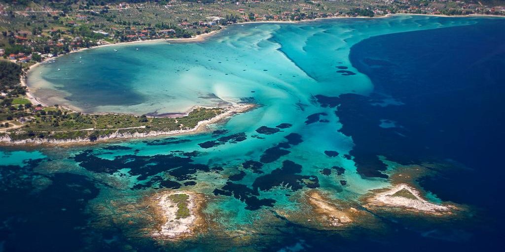 Σαν την Χαλκιδική δεν έχει" γράφει η βρετανική Telegraph